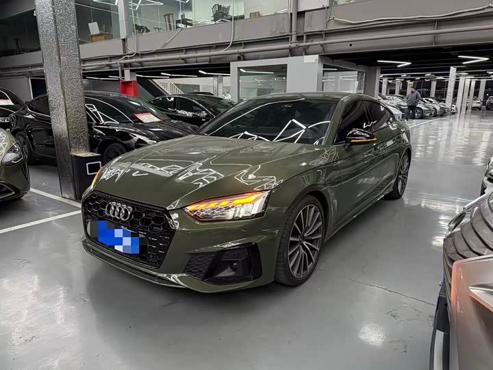 Фото 1 - Audi A5