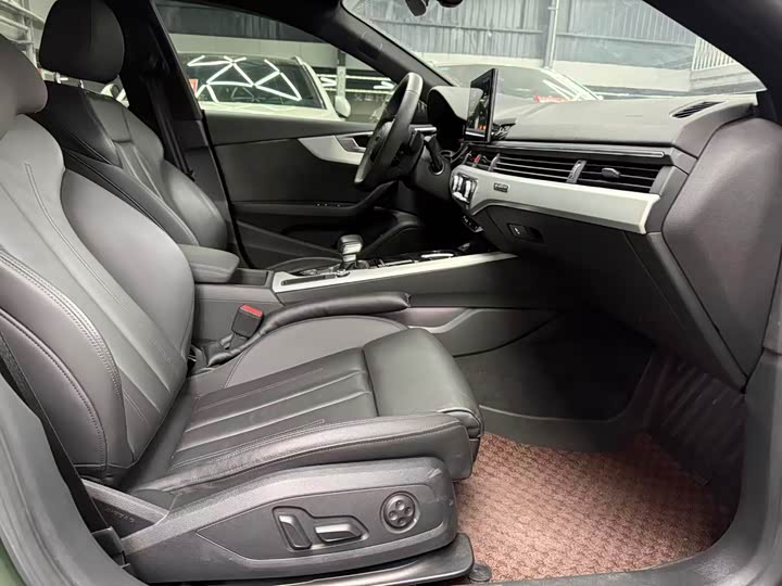 Фото 10 - Audi A5