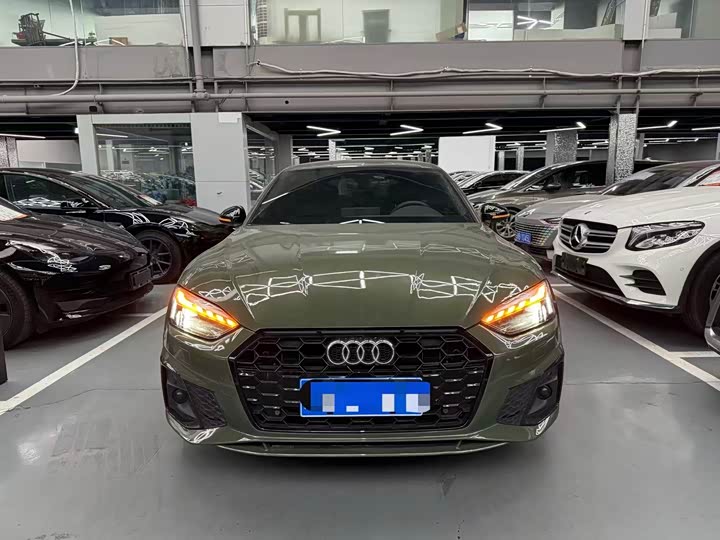 Фото 2 - Audi A5