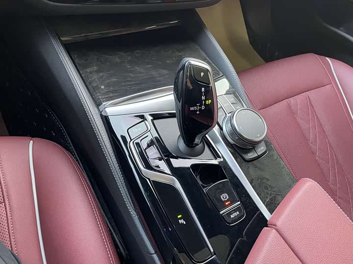 Фото 15 - BMW 5 Series