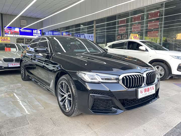 Фото 3 - BMW 5 Series