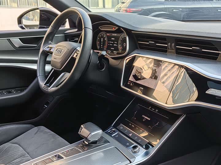 Фото 22 - Audi A6L