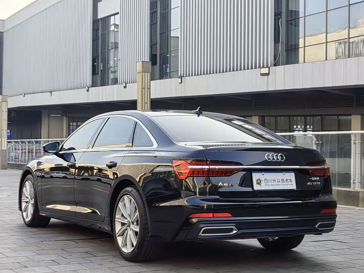 Фото 7 - Audi A6L