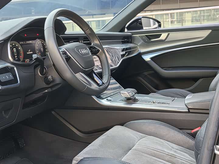 Фото 8 - Audi A6L