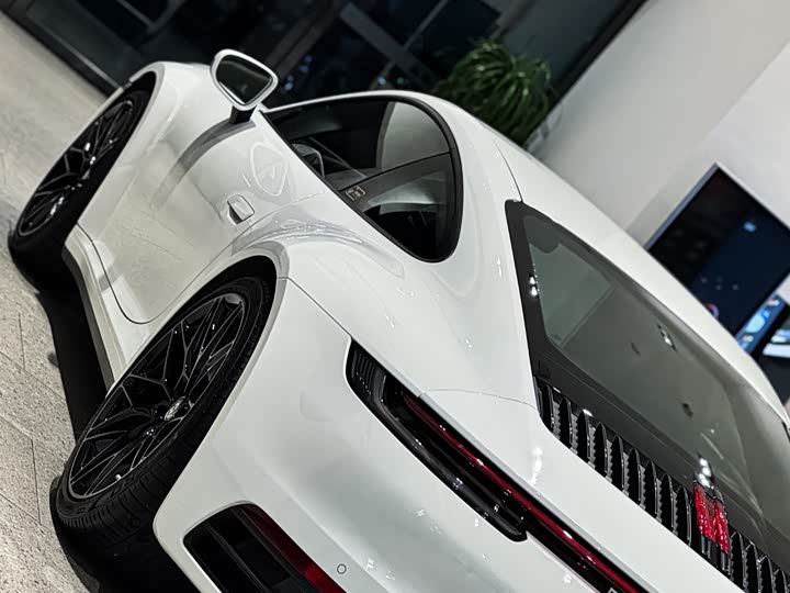 Фото 5 - Porsche 911