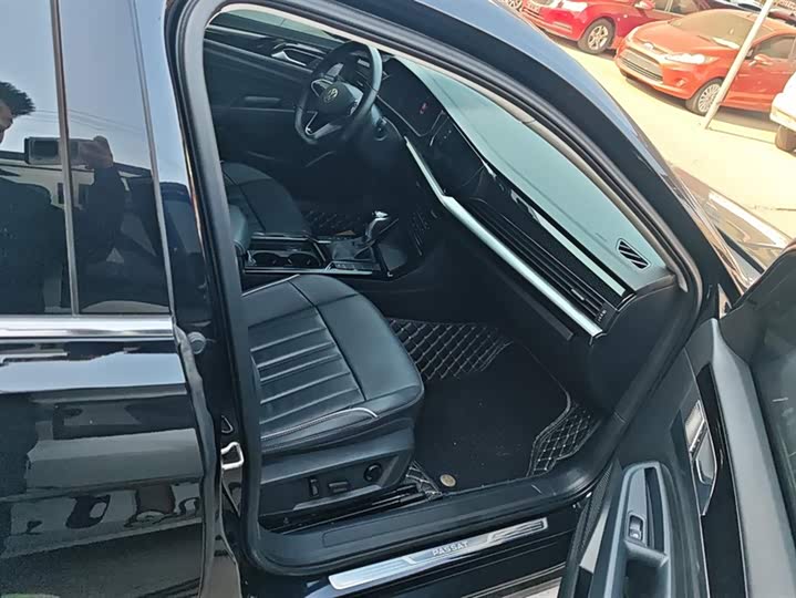 Фото 8 - Volkswagen Passat