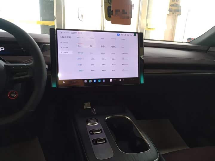 Фото 13 - Xiaomi SU7
