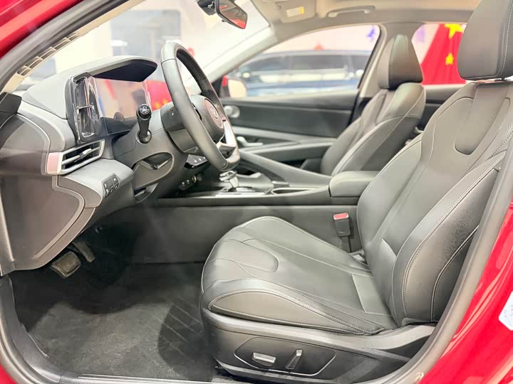 Фото 13 - Hyundai Elantra N line