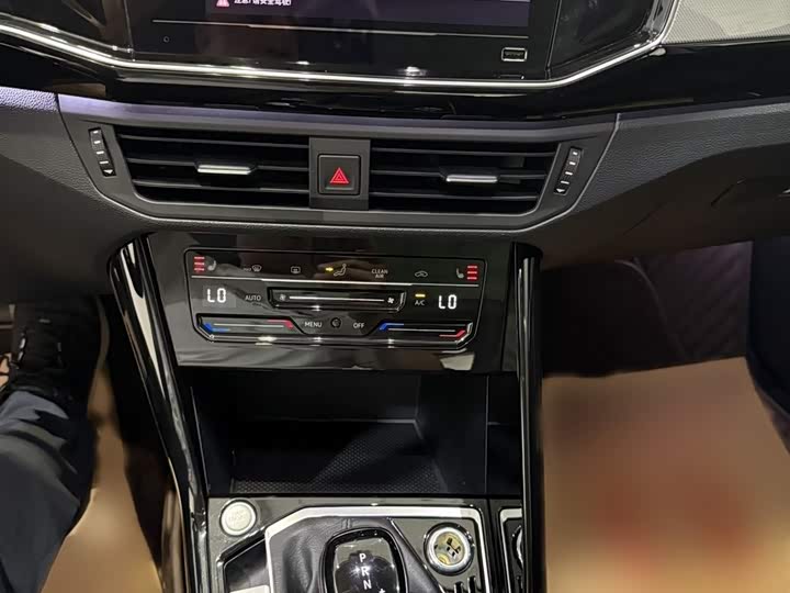 Фото 18 - Volkswagen Tayron