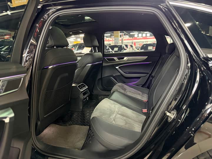 Фото 10 - Audi A6L