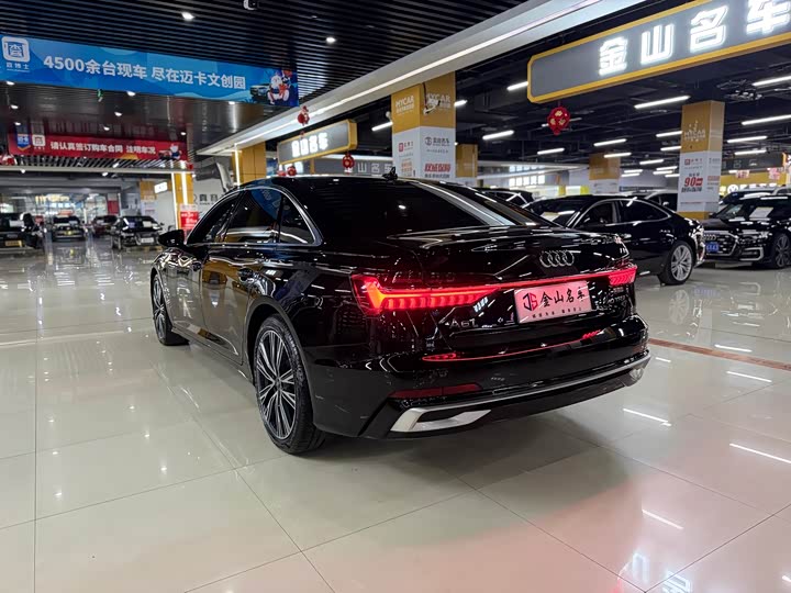 Фото 13 - Audi A6L