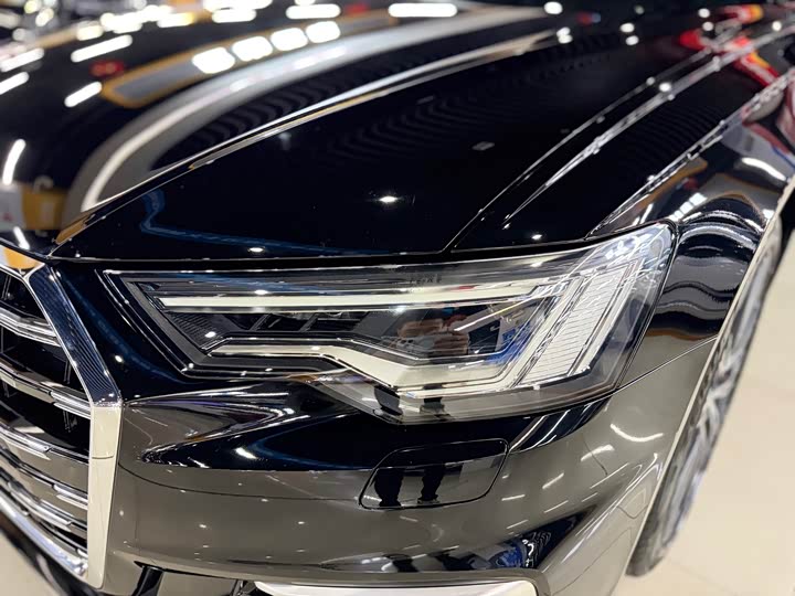 Фото 4 - Audi A6L