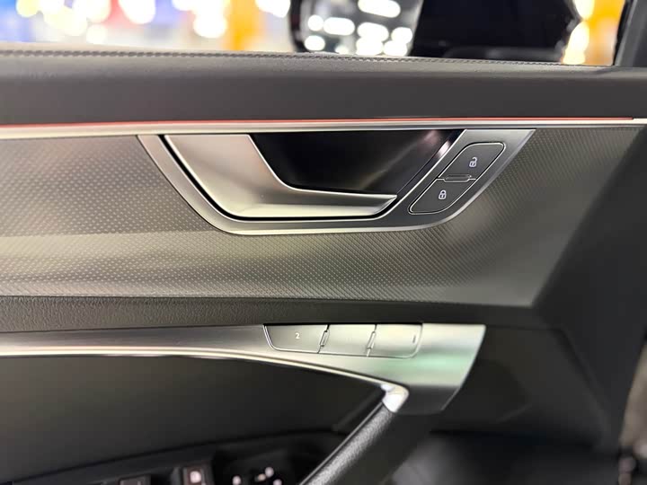 Фото 7 - Audi A6L