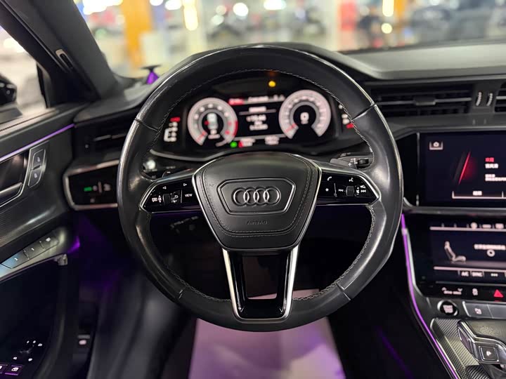 Фото 8 - Audi A6L