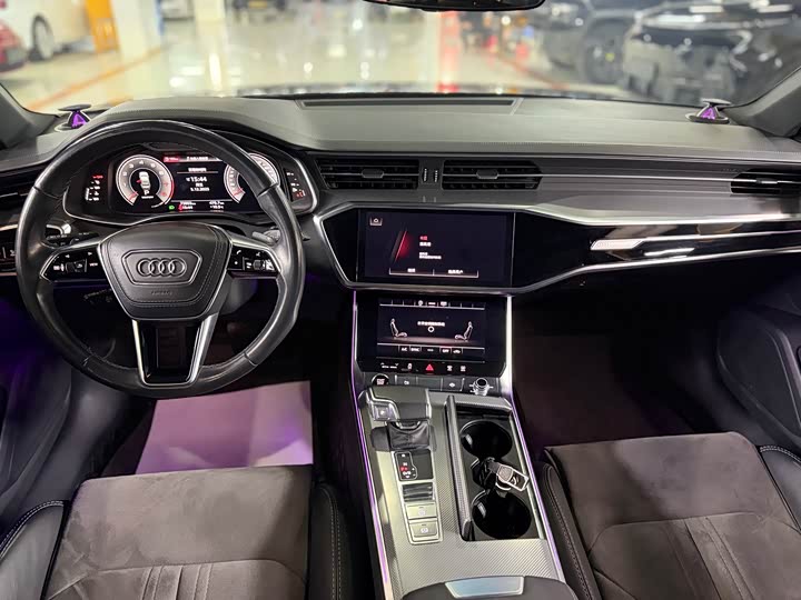 Фото 9 - Audi A6L