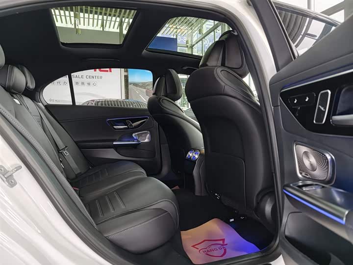 Фото 13 - Mercedes-Benz C-Class