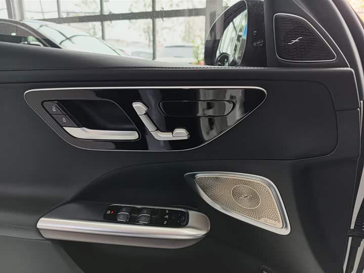 Фото 8 - Mercedes-Benz C-Class