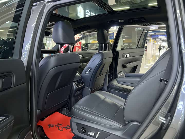 Фото 13 - LiXiang One