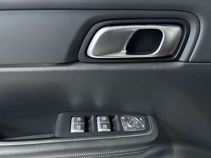 Фото 8 - LiXiang One