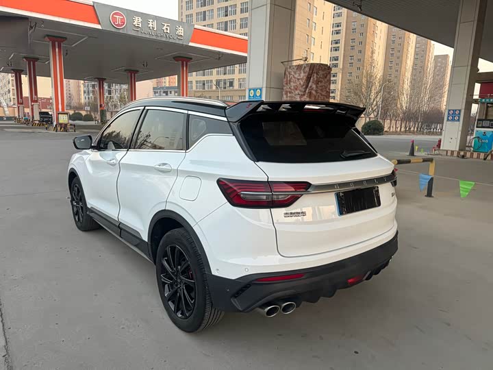 Фото 15 - Geely Coolray