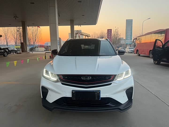 Фото 2 - Geely Coolray