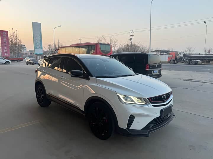 Фото 3 - Geely Coolray