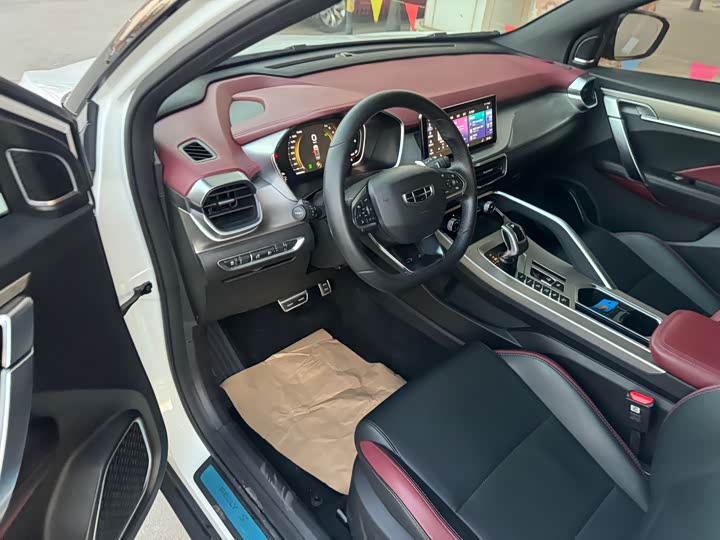 Фото 6 - Geely Coolray