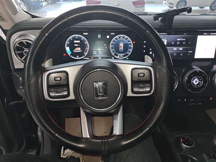 Фото 11 - Tank 300