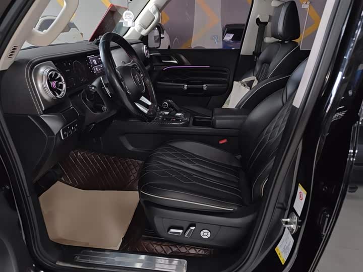 Фото 15 - Tank 300