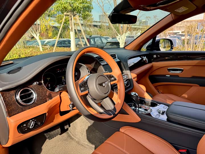 Фото 5 - Bentley Bentayga