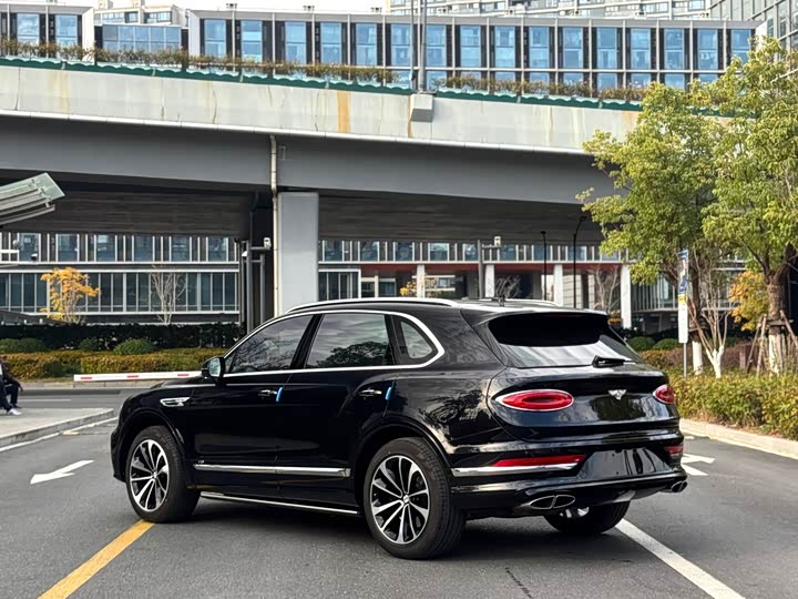 Фото 9 - Bentley Bentayga