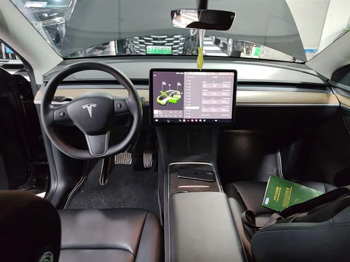 Фото 10 - Tesla Model Y