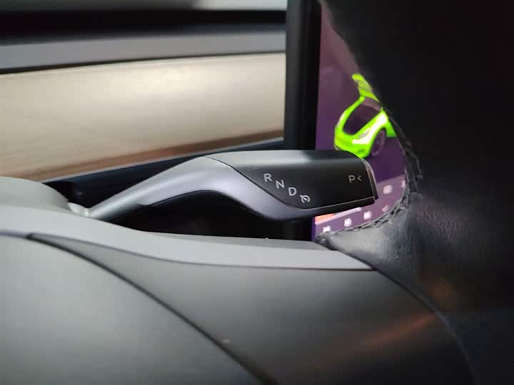 Фото 14 - Tesla Model Y