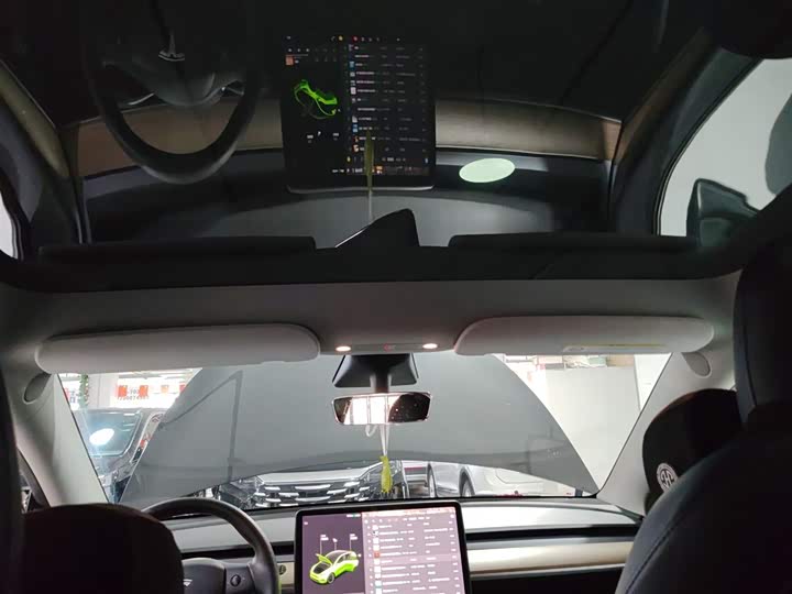 Фото 18 - Tesla Model Y