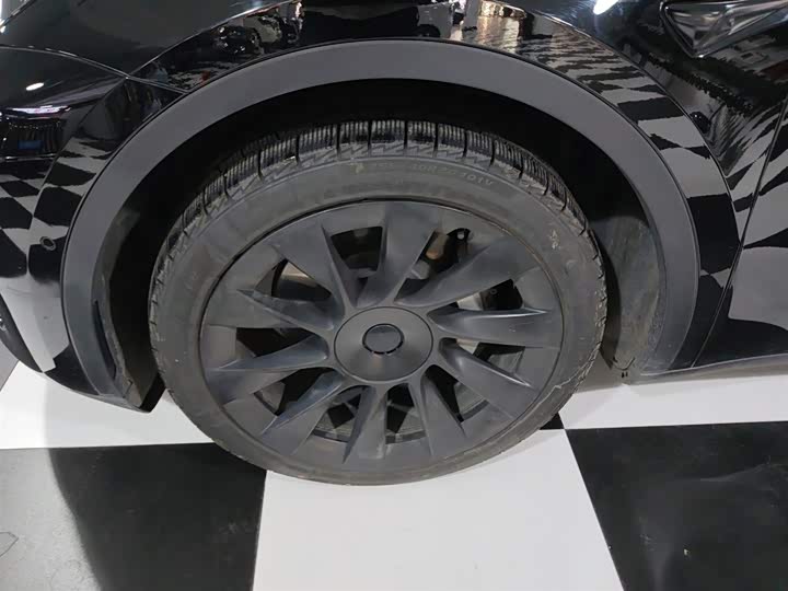 Фото 23 - Tesla Model Y