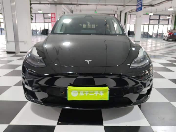 Фото 3 - Tesla Model Y