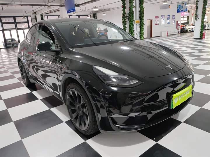 Фото 4 - Tesla Model Y