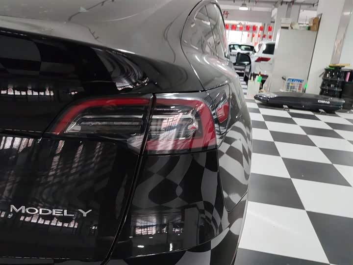 Фото 8 - Tesla Model Y
