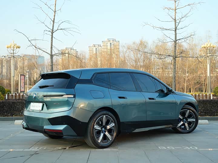 Фото 3 - BMW iX