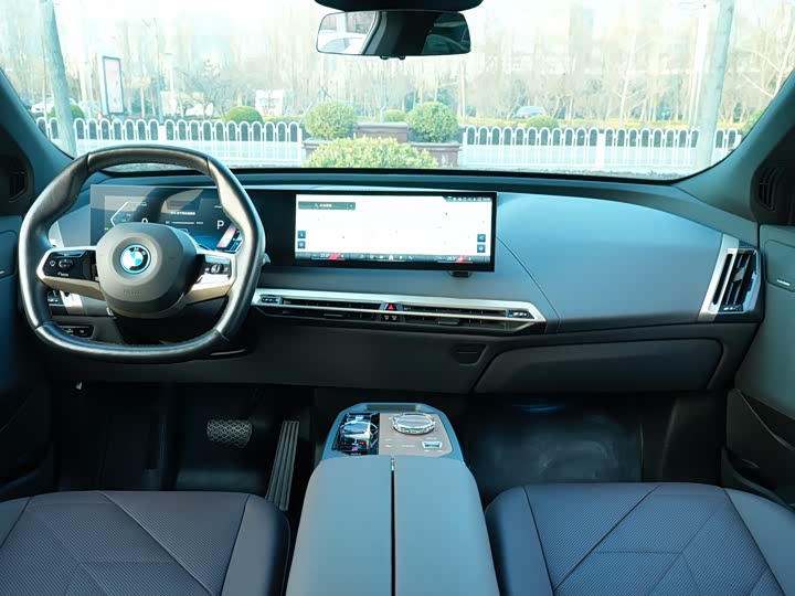 Фото 9 - BMW iX