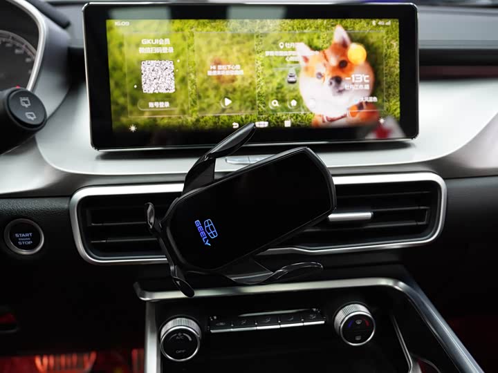 Фото 14 - Geely Coolray