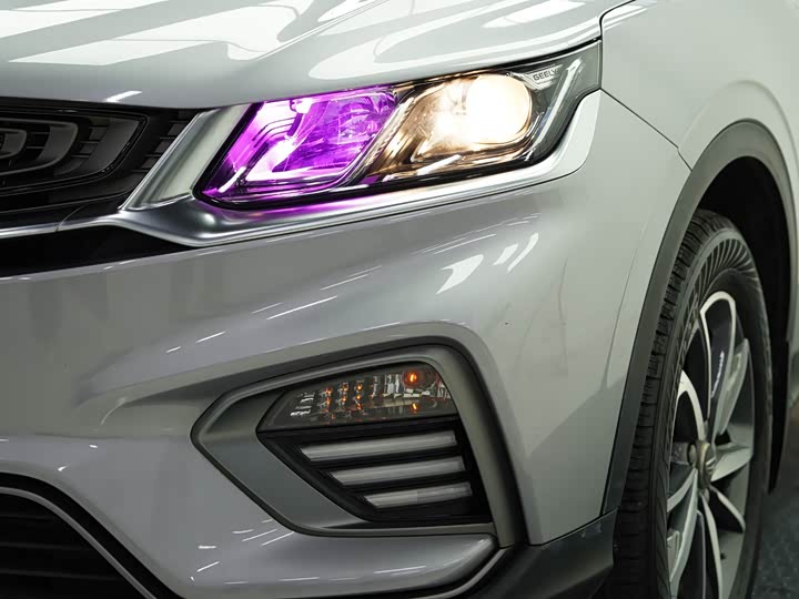 Фото 7 - Geely Coolray