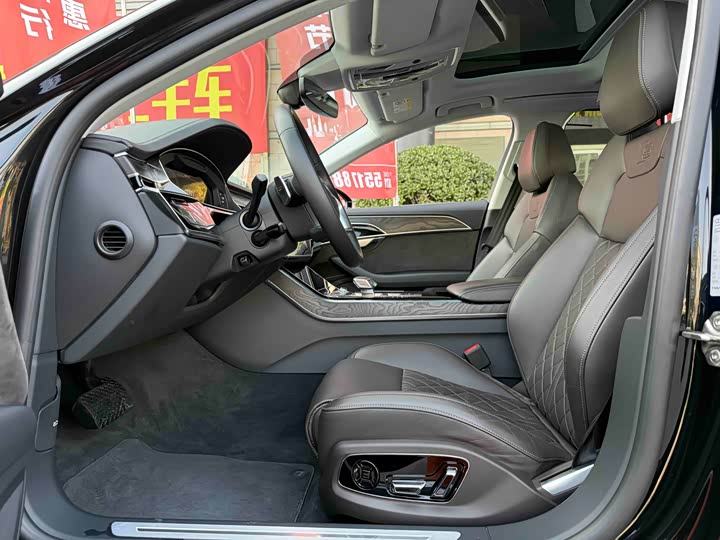 Фото 14 - Audi A8