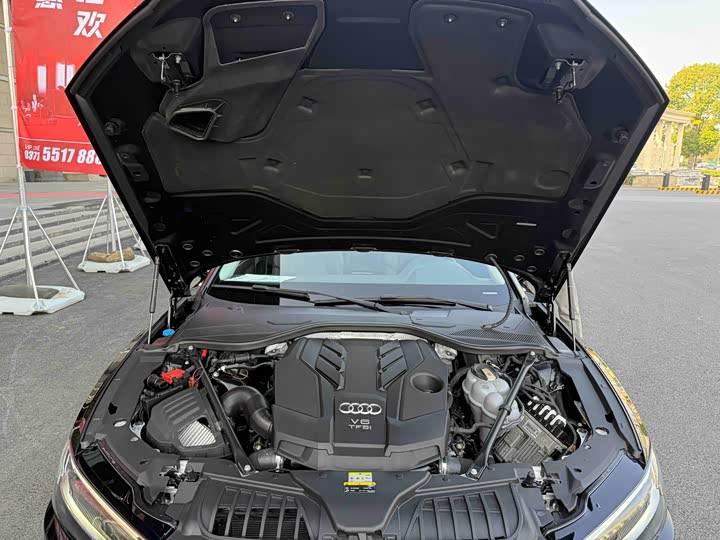 Фото 19 - Audi A8