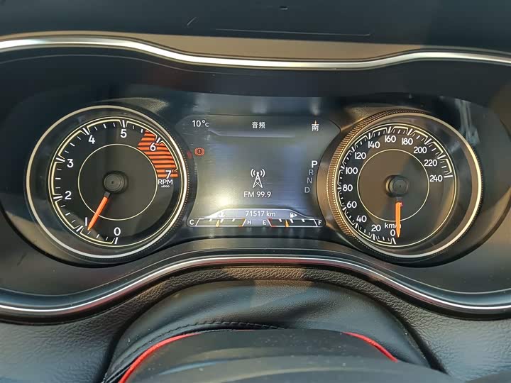 Фото 18 - Jeep Cherokee