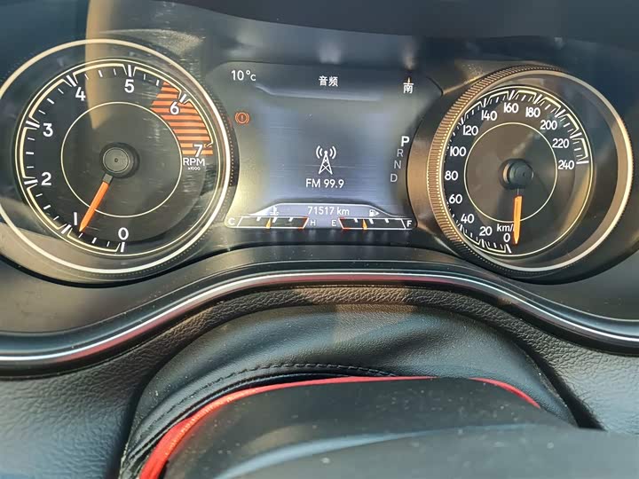 Фото 19 - Jeep Cherokee