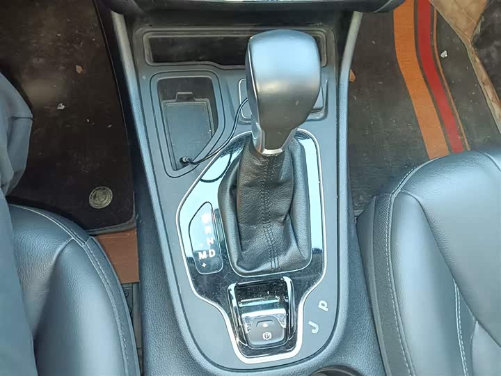 Фото 21 - Jeep Cherokee