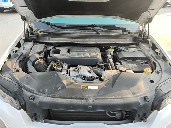 Фото 27 - Jeep Cherokee