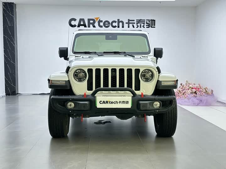 Фото 2 - Jeep Wrangler Hybrid