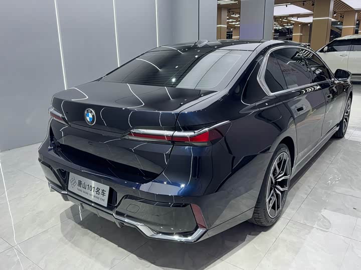 Фото 10 - BMW 7 Series